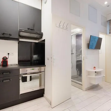 Bright In The Heart Of Apartment Paris
