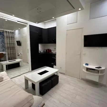 Bright In The Heart Of Apartment